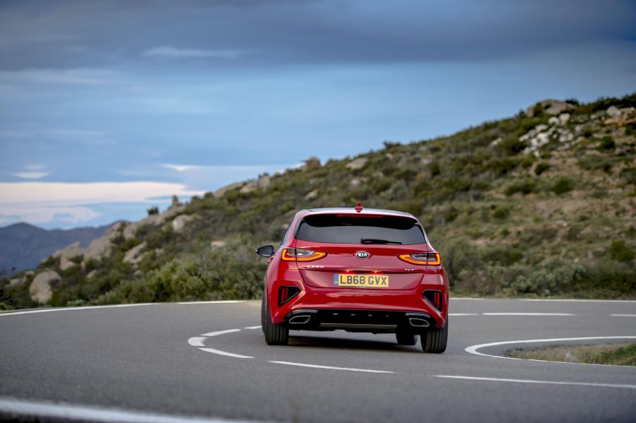  Kia Ceed GT 2019 года  (UK) (фото 21 из 43)